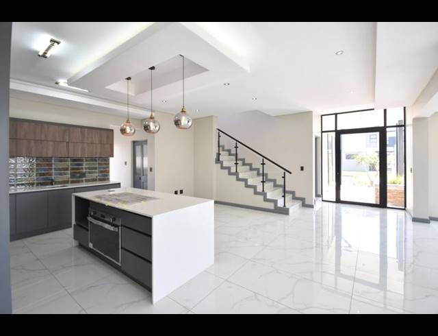 5 BEDROOM HOUSE FOR SALE IN FOUNTAINBROOK ESTATE